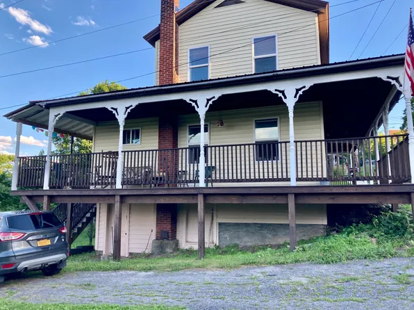 4348 Main St, Port Henry, NY 12974