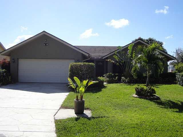 1st image of 284 NE Surfside Ave