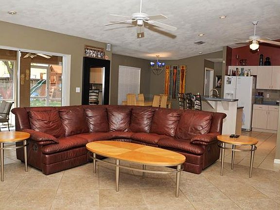 3rd image of 310 SE 21st Pl