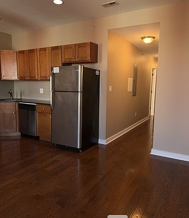 2nd image of 1806 W Berks St #A-b