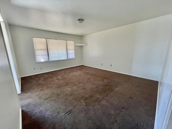 3rd image of 1010 Maple Ave