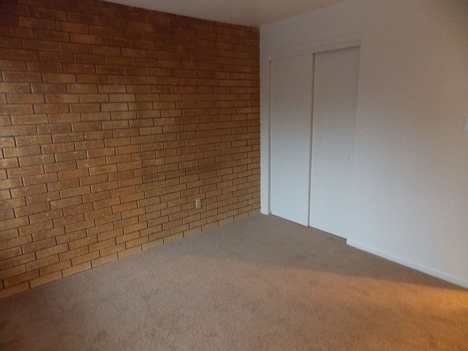 2nd image of 2523 Vinewood Dr APT 2022