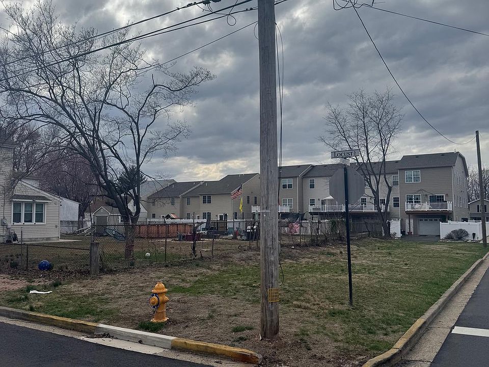 2nd image of Green St