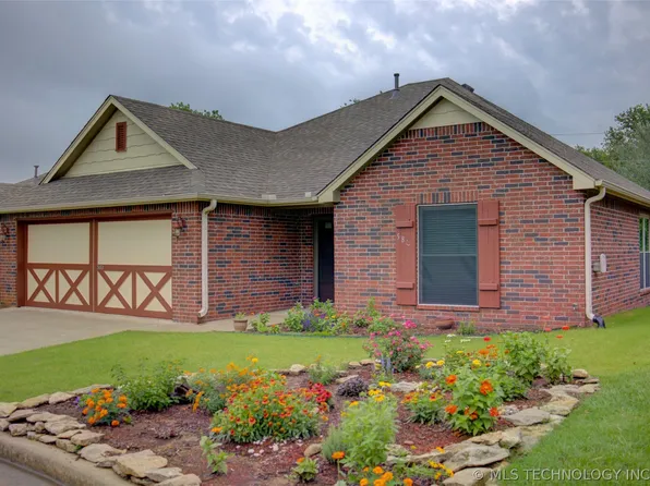 583 S 22nd Pl, Collinsville, OK 74021