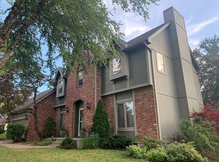 3517 SW Wanamaker Ct, Topeka, KS 66614