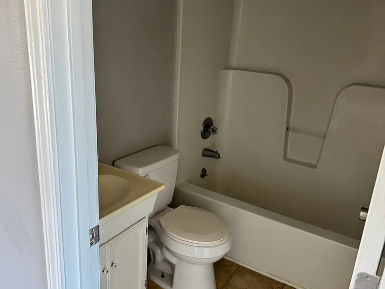 1518 Diuguid Dr #1518 — Photo 3