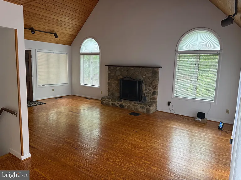 5185 Ridge Rd — Photo 9