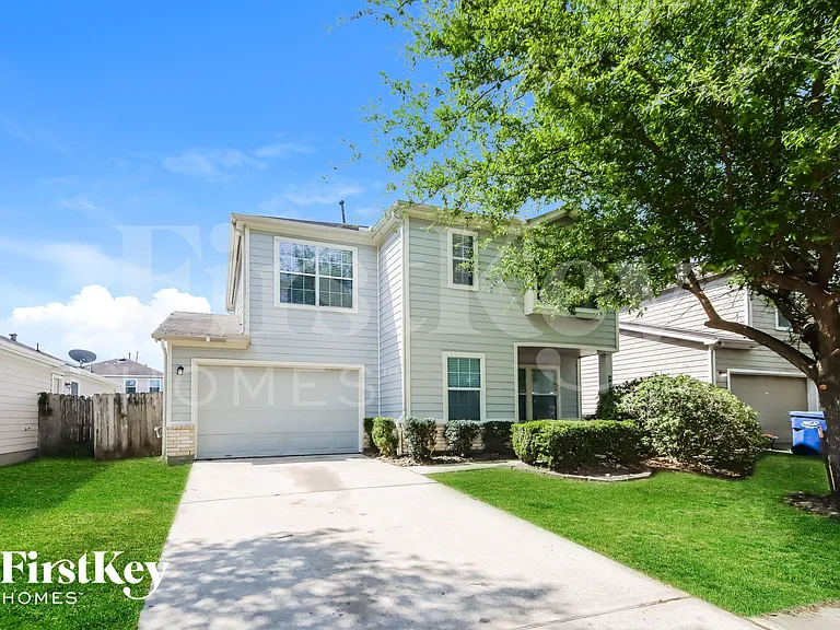 923 Grand Plains Dr — Photo 2