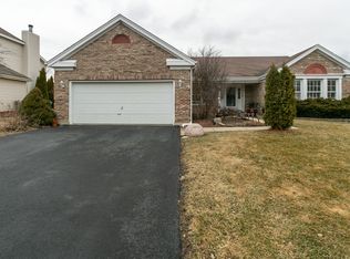 690 Foster Ave, Bartlett, IL