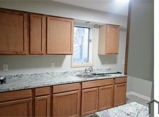 2010 E Laurel St, Springfield, IL 62703