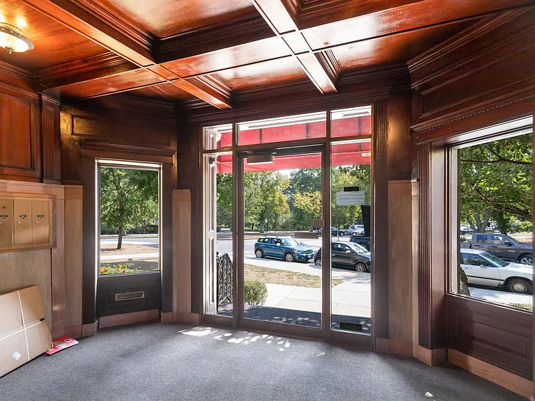 15 Park Dr #28 — Photo 8