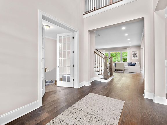 2-story Foyer