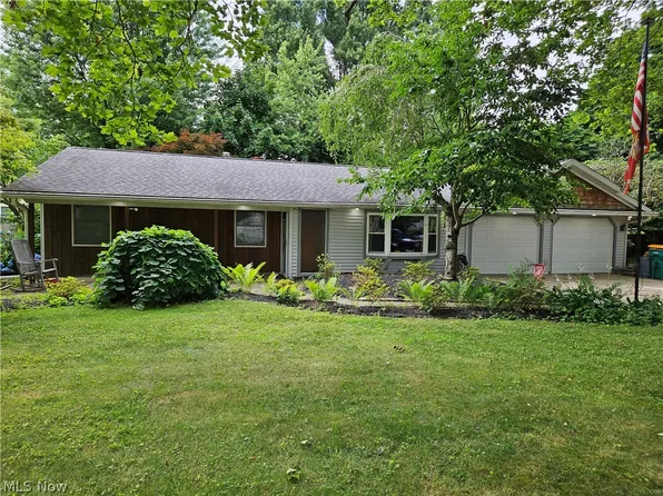 1686 Bathgate Ave, Madison, OH 44057