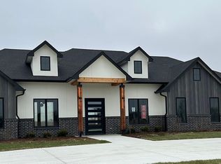 11270 E Quail Creek Rd, Derby, KS 67037