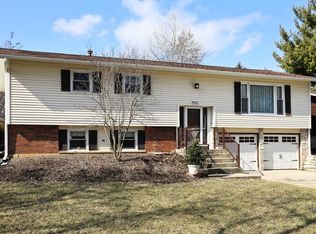 6512 Lyman Ave, Downers Grove, IL 60516