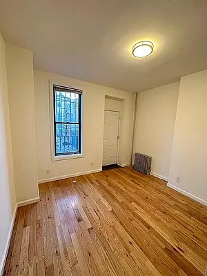 Rented by Max Apt LLC | media 32