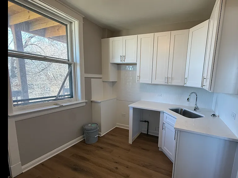 3943 N Kostner Ave #2F — Photo 7