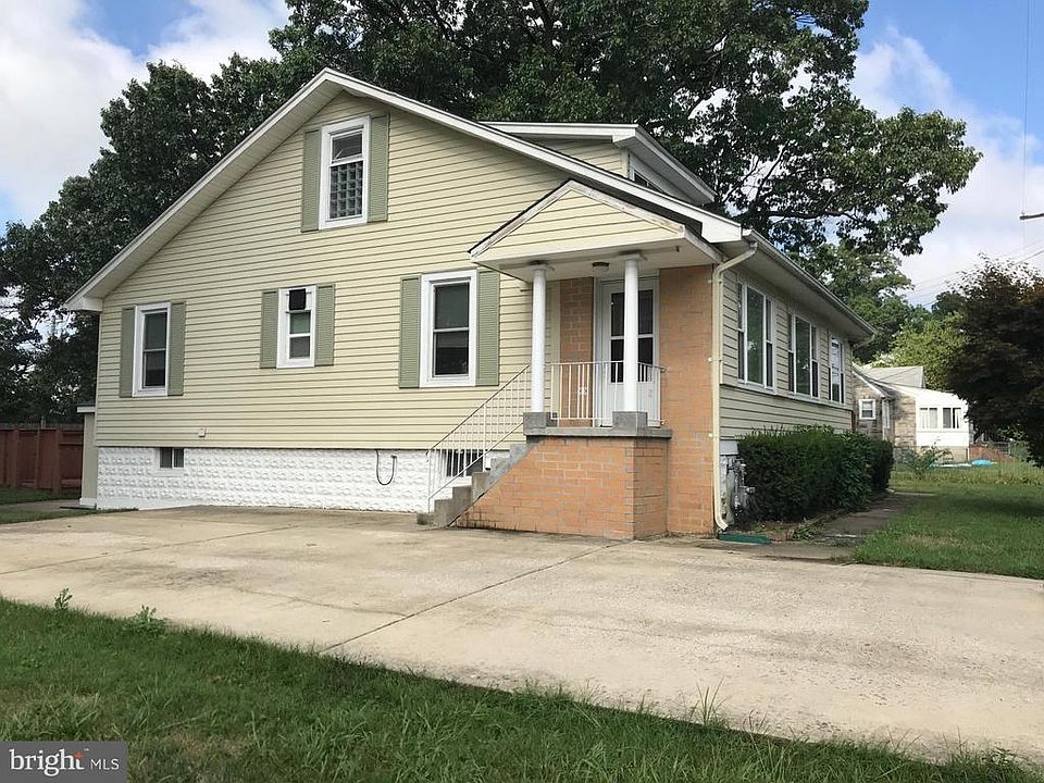 1st image of 107 Wells Ave