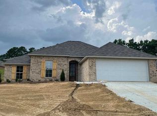 1039 Silver Cir, Pearl, MS 39208