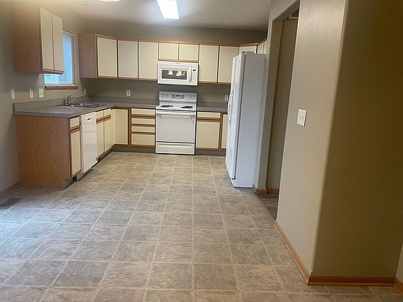 3rd image of 6630 Shadow Pines Pl