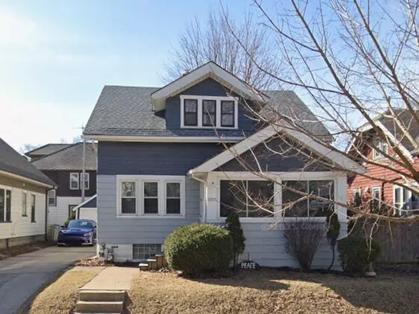 1027 E Manitoba STREET, Milwaukee, WI 53207