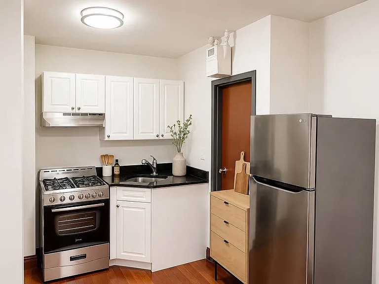 1261 Park Ave #15 — Photo 3