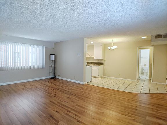5th image of 266 S El Molino Ave APT 11