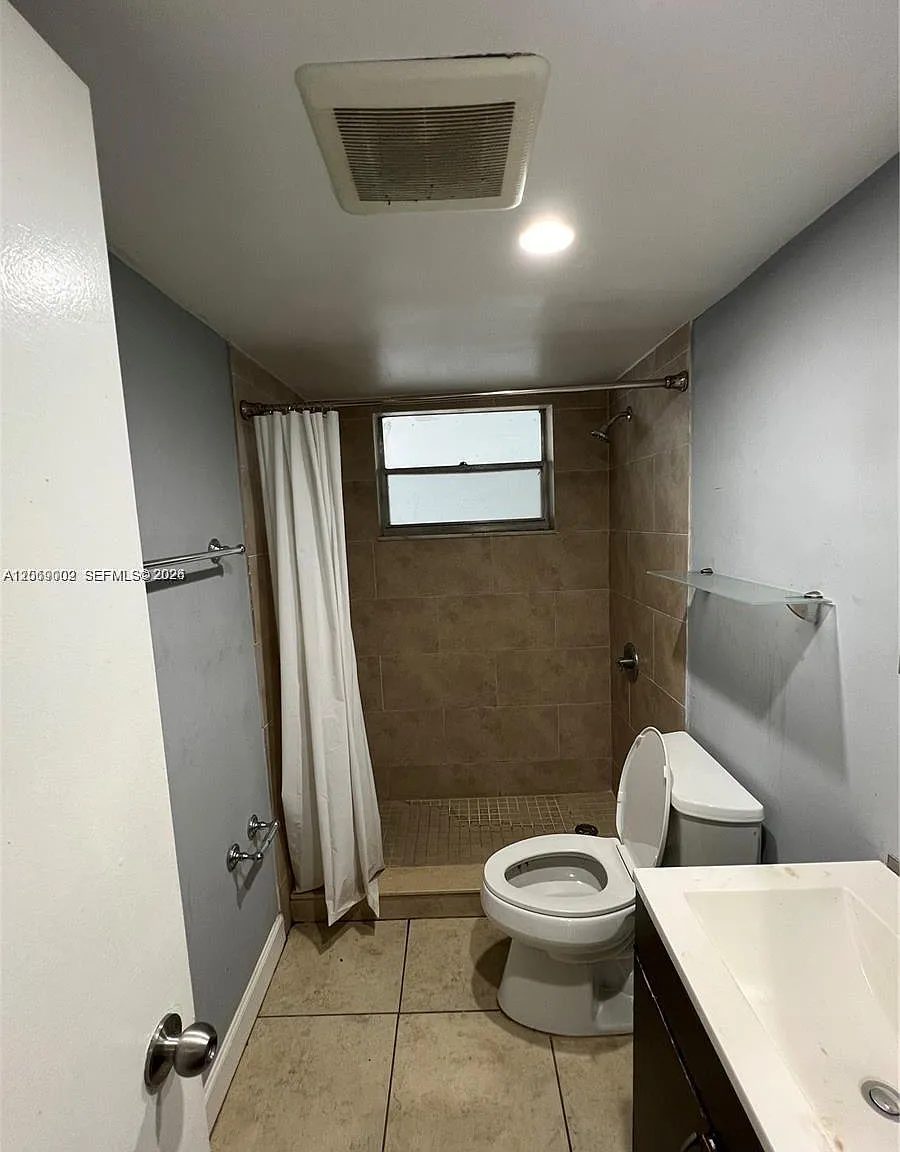 Lincoln Place Residences — Photo 4