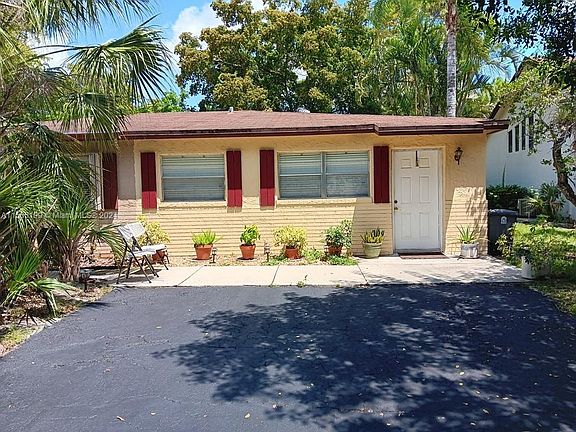 3rd image of 5177 Rose Hill Dr