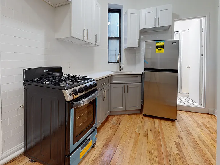 121 E 97th St #23 — Photo 5