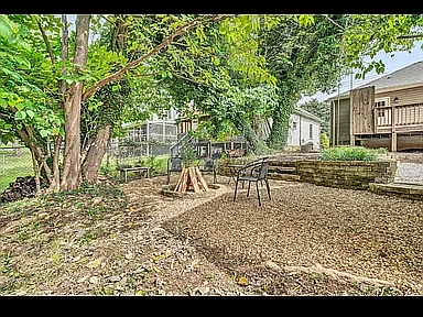 3 bed, 1400 sqft, $1,995 — Photo 3