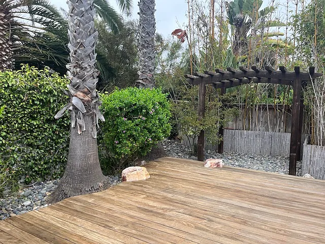 630 Poinsettia Park N — Photo 34