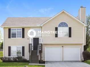 1049 Misty Meadows Ln, Hampton, GA 30228