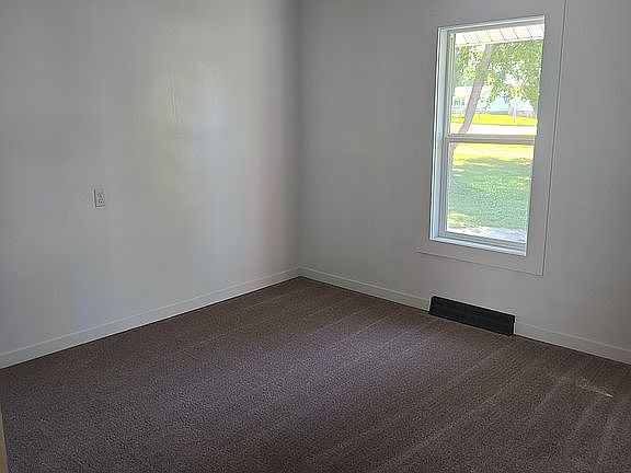 3rd image of 304 S Sherrill St