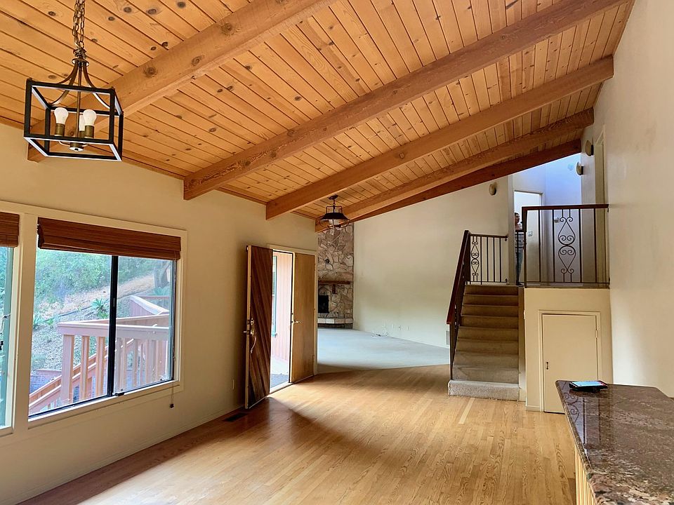1st image of 4589 Vieja Dr