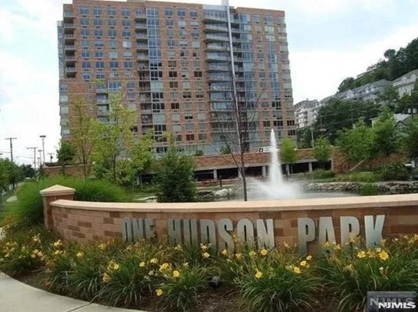 1611 Hudson Park, Edgewater, NJ 07020