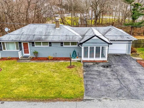 72 Perry Ave, Somerset, MA 02726