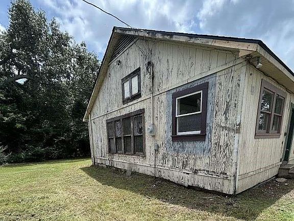 3rd image of 235 County Road 1407