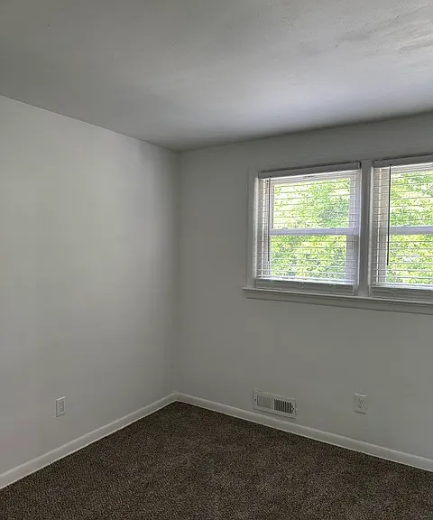 929 Warren St #2 — Photo 30