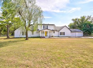 8 Woodland Dr, Edmond, OK 73025