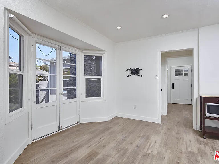2904 W 81st St — Photo 15