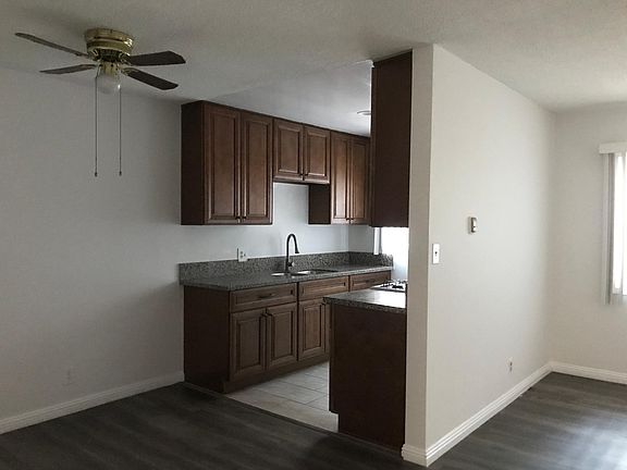 5th image of 453 N Oxford Ave APT 3