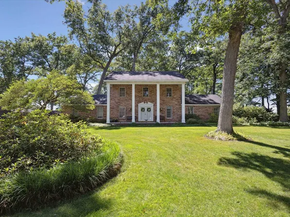 51393 Simmons Dr, South Bend, IN 46637