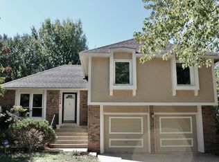 14208 S Raintree Dr, Olathe, KS 66062