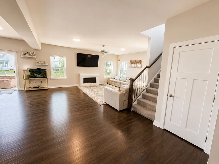 805 Llanelli Dr — Photo 18