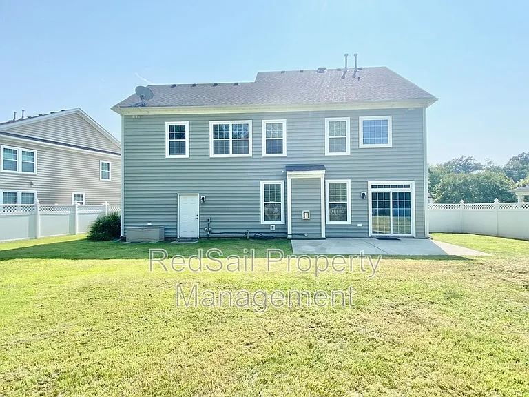 2225 Tuliptree Cir — Photo 32
