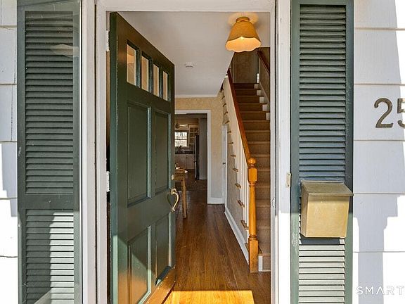 2nd image of 25 Devon Road