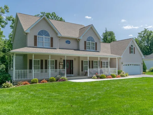 20 Nolan Ln, Feeding Hills, MA 01030