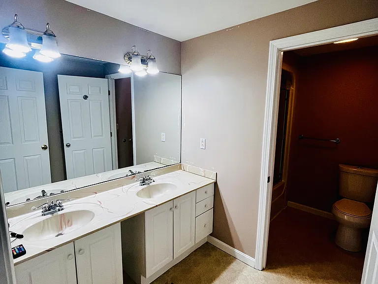 44 Livingston Dr #1 — Photo 10