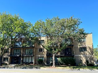 10002 S Pulaski Rd APT 203, Oak Lawn, IL 60453